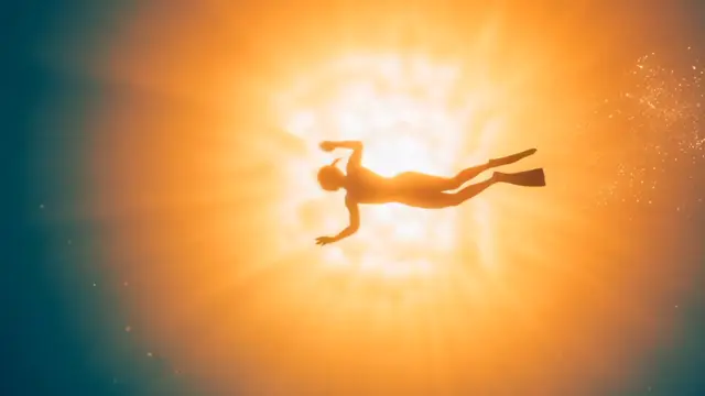 Sulphur 2 example — Surreal Sunlit Diver, Dreamlike Beat (surreal motion)